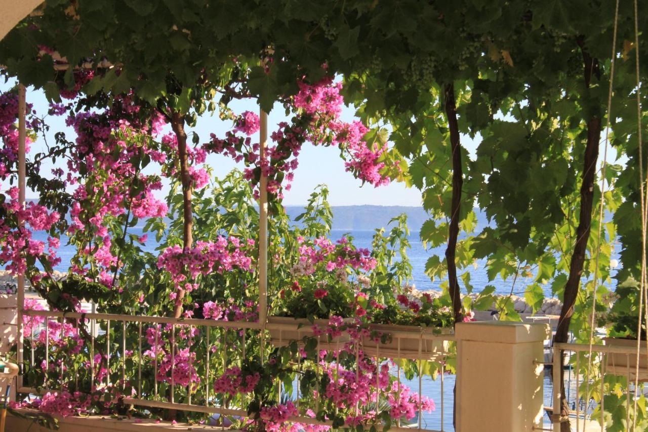 Apartments By The Sea Podgora, Makarska - 6596 외부 사진